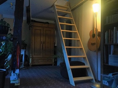 f:id:akane1033:20180106021643j:plain 屋根裏部屋のリフォーム完成!工程や掛かった費用を紹介します