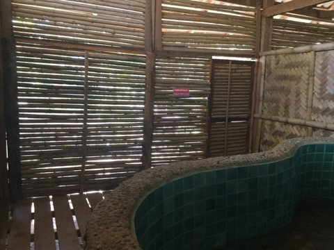 f:id:akane1033:20180119032753j:image 【タイ】秘境温泉!?メーサリアンに近い「Mae Um Long Luang Hot Springs」に行ってきました