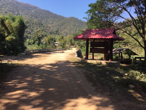 f:id:akane1033:20180119032917j:image 【タイ】秘境温泉!?メーサリアンに近い「Mae Um Long Luang Hot Springs」に行ってきました