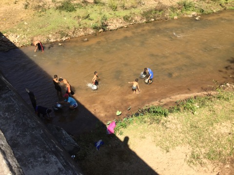 f:id:akane1033:20180119032921j:image 【タイ】秘境温泉!?メーサリアンに近い「Mae Um Long Luang Hot Springs」に行ってきました