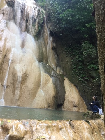 f:id:akane1033:20180120223401j:image 【タイ・メーサリアン】ガイドブックに載ってない!?「Mae Sawan Noi Waterfall」の滝がとても素敵だった