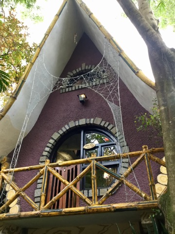 ベトナム・ダラットにある「クレイジーハウス」がクレイジーすぎる！