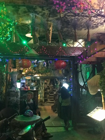 【ベトナム・ダラット】バーの中が迷路になってる！「Maze bar 」で迷子になろう【おすすめ観光地】
