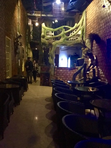 【ベトナム・ダラット】バーの中が迷路になってる！「Maze bar 」で迷子になろう【おすすめ観光地】