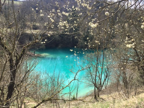 インスタ映え必須！ドイツで話題の真っ青な湖「ブラウアー湖」