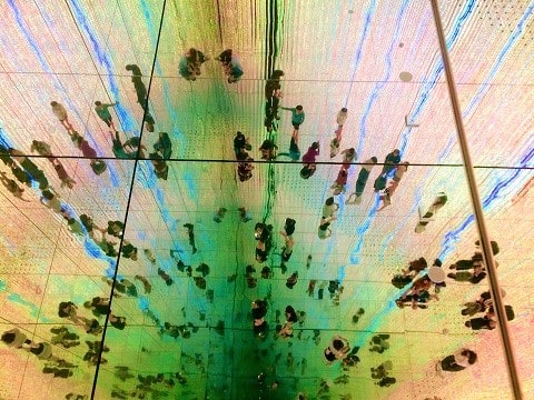 f:id:akane1033:20181218055649j:plain 豊洲にあるデジタルアートミュージアム「チームラボ(teamLab)プラネッツ」がめちゃくちゃ良かった件