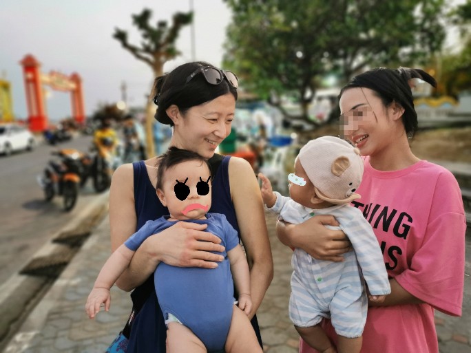 【衝撃】タイ人、赤ちゃんに対しフレンドリーすぎる