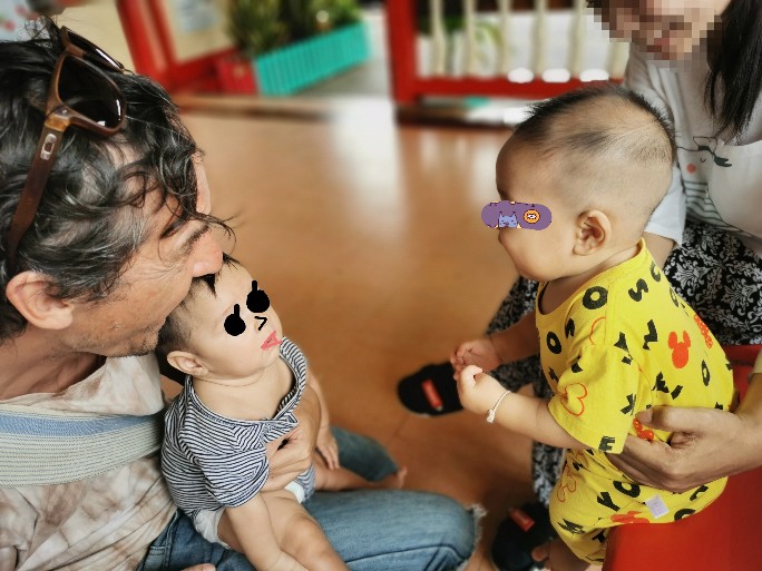【衝撃】タイ人、赤ちゃんに対しフレンドリーすぎる